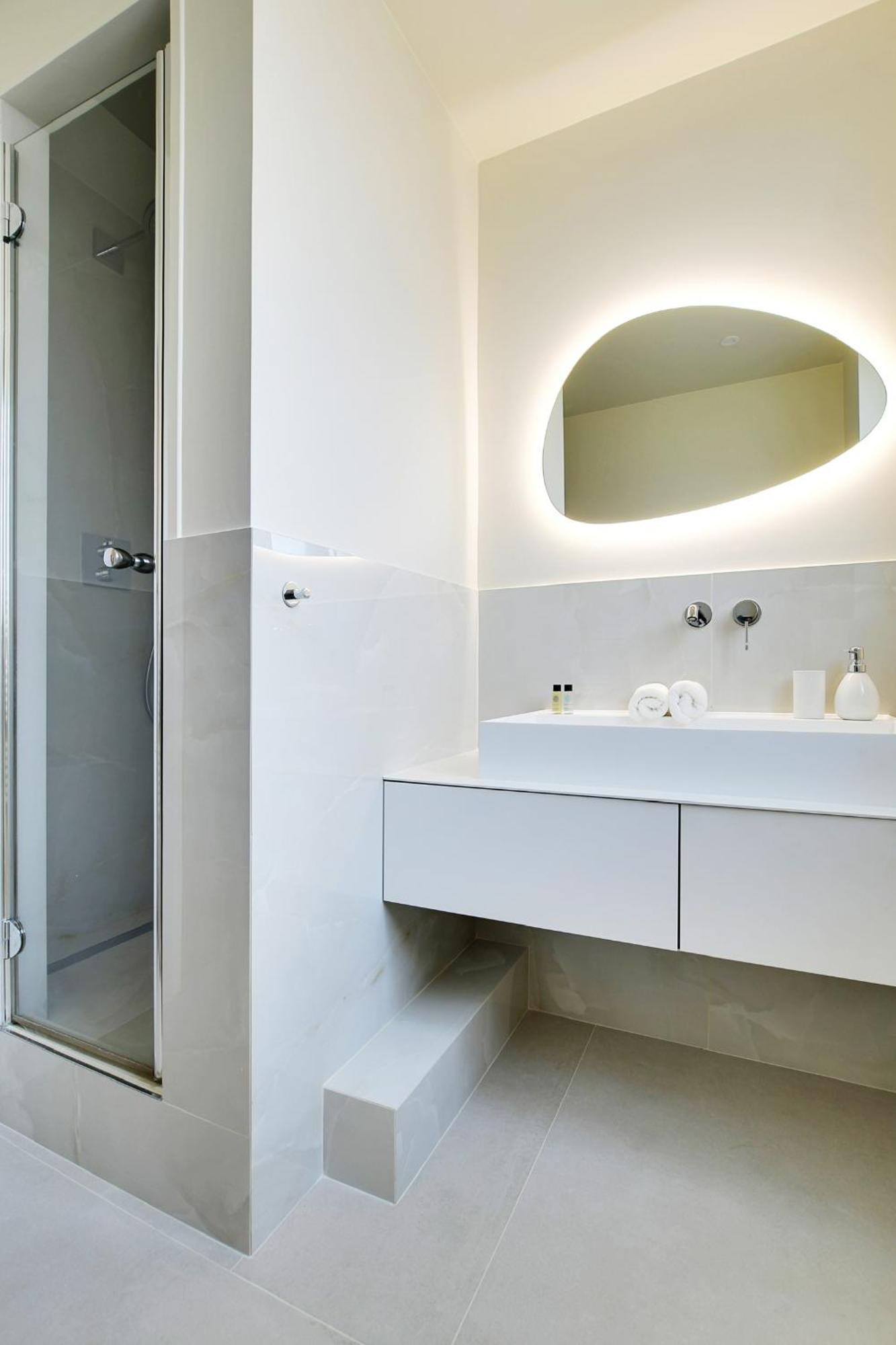 Suite Deluxe 1 By Les Maisons De Charloc Homes Булонь-Бийанкур Экстерьер фото
